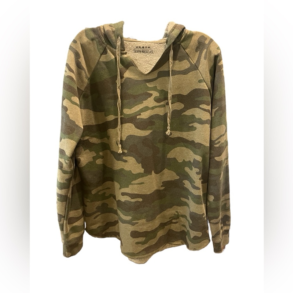 Euc Seven Rock Life Camo Hooded Sweatshirt Size M.